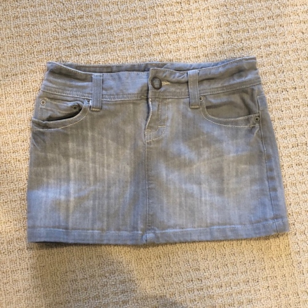 American Eagle light gray stretch mini skirt 2